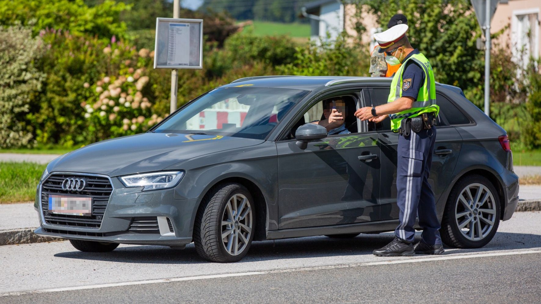 Die Ausreisekontrollen im Bezirk Braunau enden heute Mitternacht.