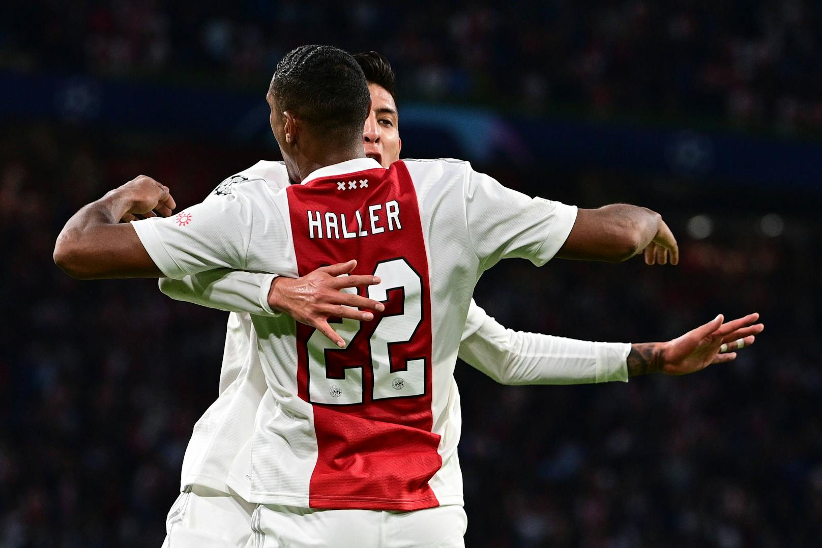 Ajax jubelt gegen Besiktas