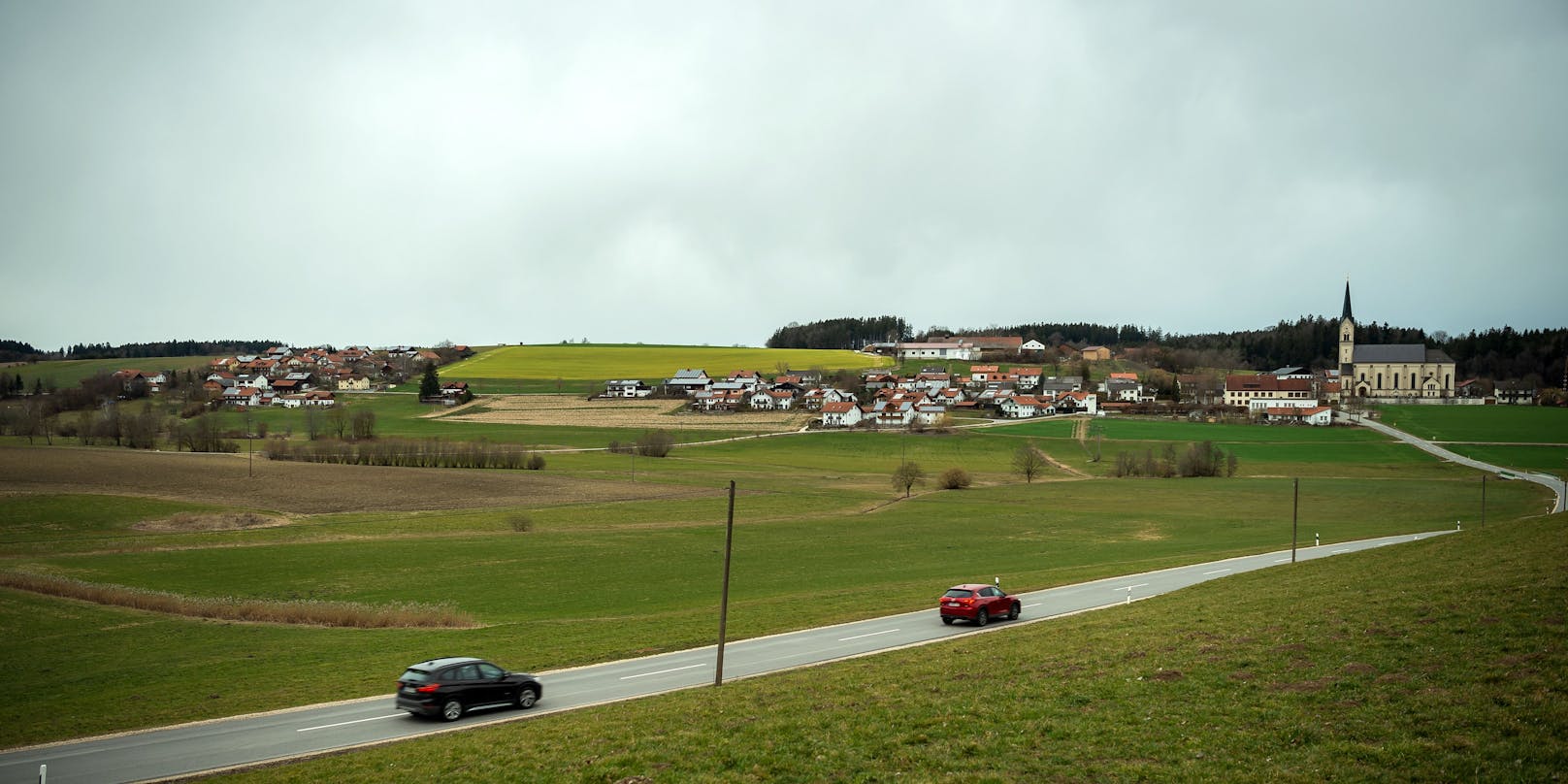 Schauplatz der Tragödie ist die bayrische Ortschaft Halsbach, unweit der Salzburger Grenze.