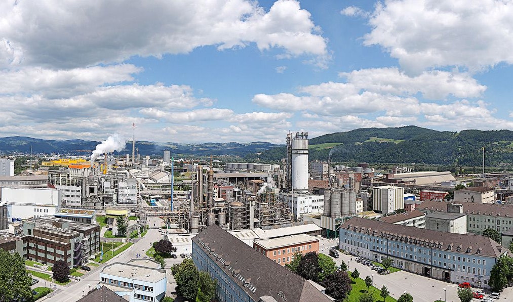 Im Linzer Chemiepark ist am Dienstag in der Früh Ammoniak ausgetreten.