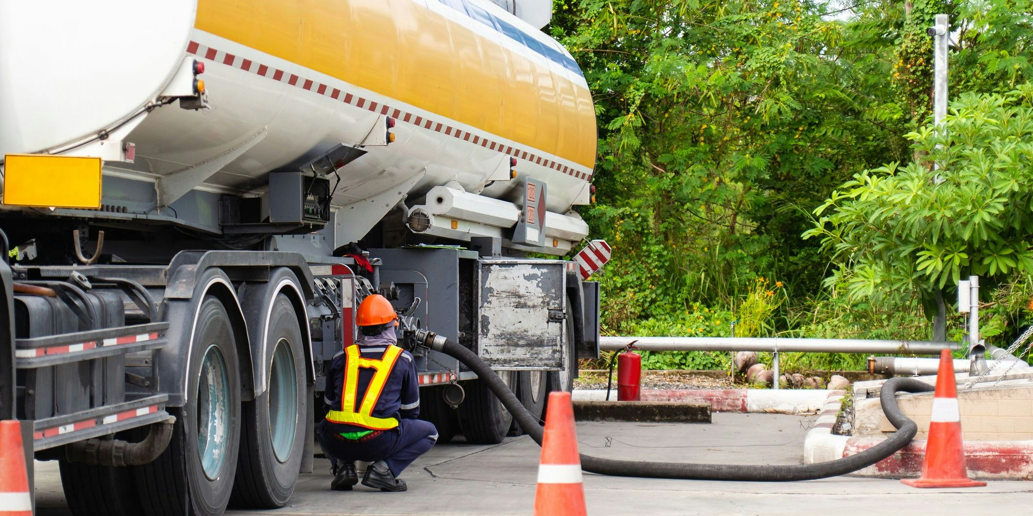 Unbemerkt lieferte der Fahrer zuvor bei anderen Tankstelle einen Teil des Treibstoffs ab.