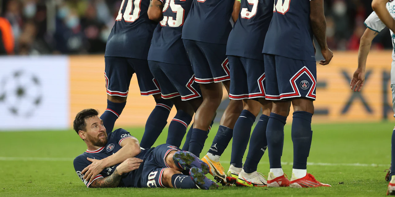 Kein Star-Status? Messi muss sich hinter Mauer legen - Vimarsana News