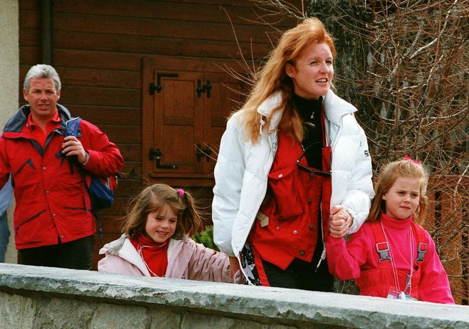 Schon vor dem Kauf hatte&nbsp;Prinz Andrew zusammen mit seiner Ex-Frau Sarah Ferguson und den beiden Töchtern Prinzessin Beatrice und Prinzessin Eugenie jahrelang Ferien in dem Haus&nbsp;Walliser Nobelskiort Verbier gemacht.