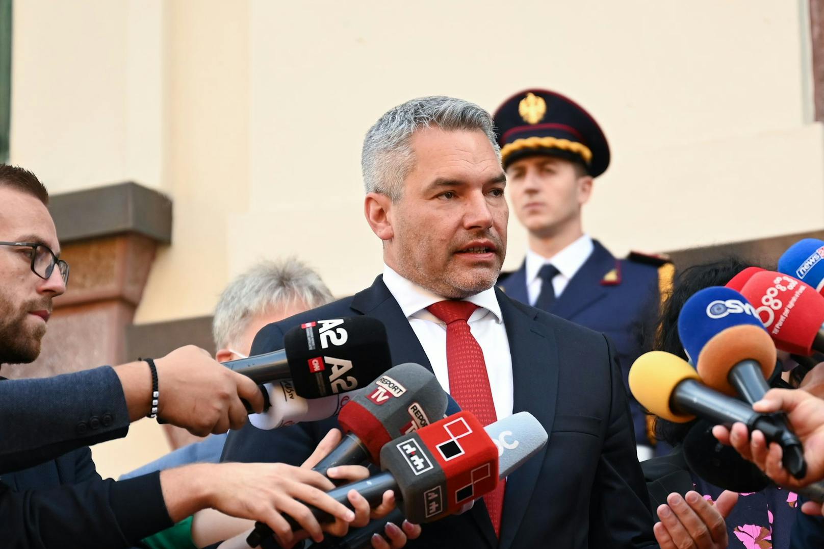 Innenminister Karl Nehammer unterstützt die Polizei in Montenegro in Zukunft mit High-Tech-Gerät und personellen Ressourcen.