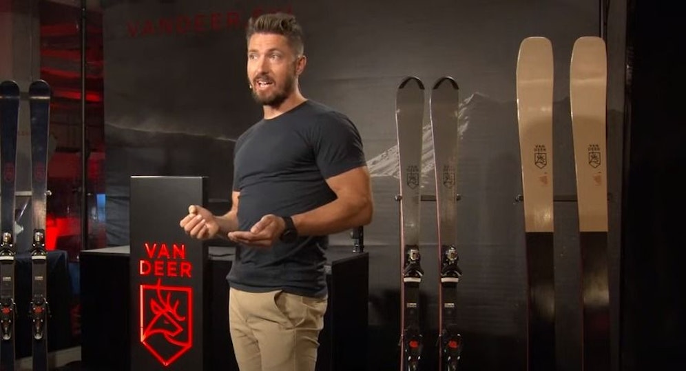 Marcel Hirscher und seine neuen Ski.