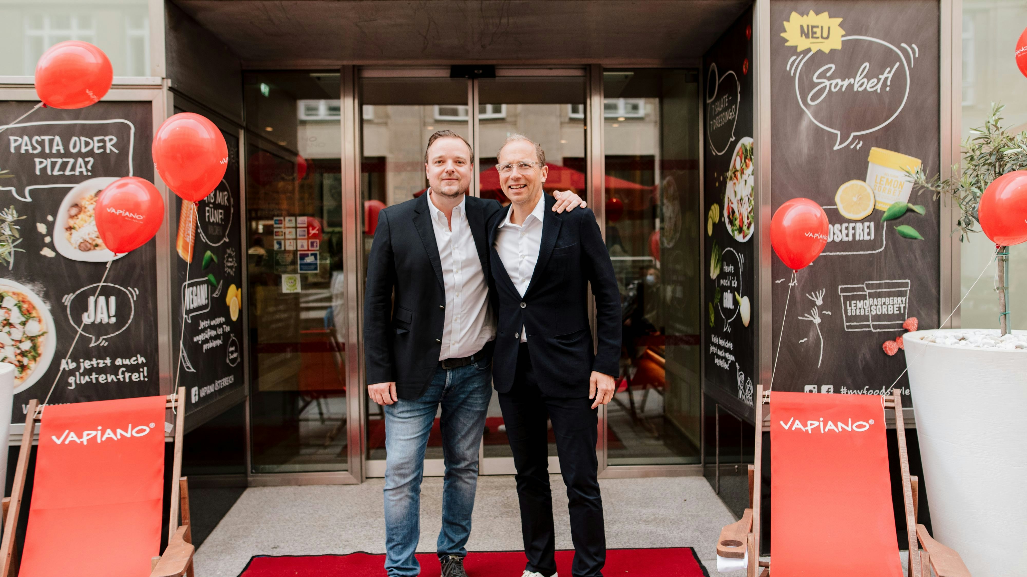 Philipp Zinggl, Geschäftsführer Vapiano Österreich und Josef Donhauser, CEO der DoN group.