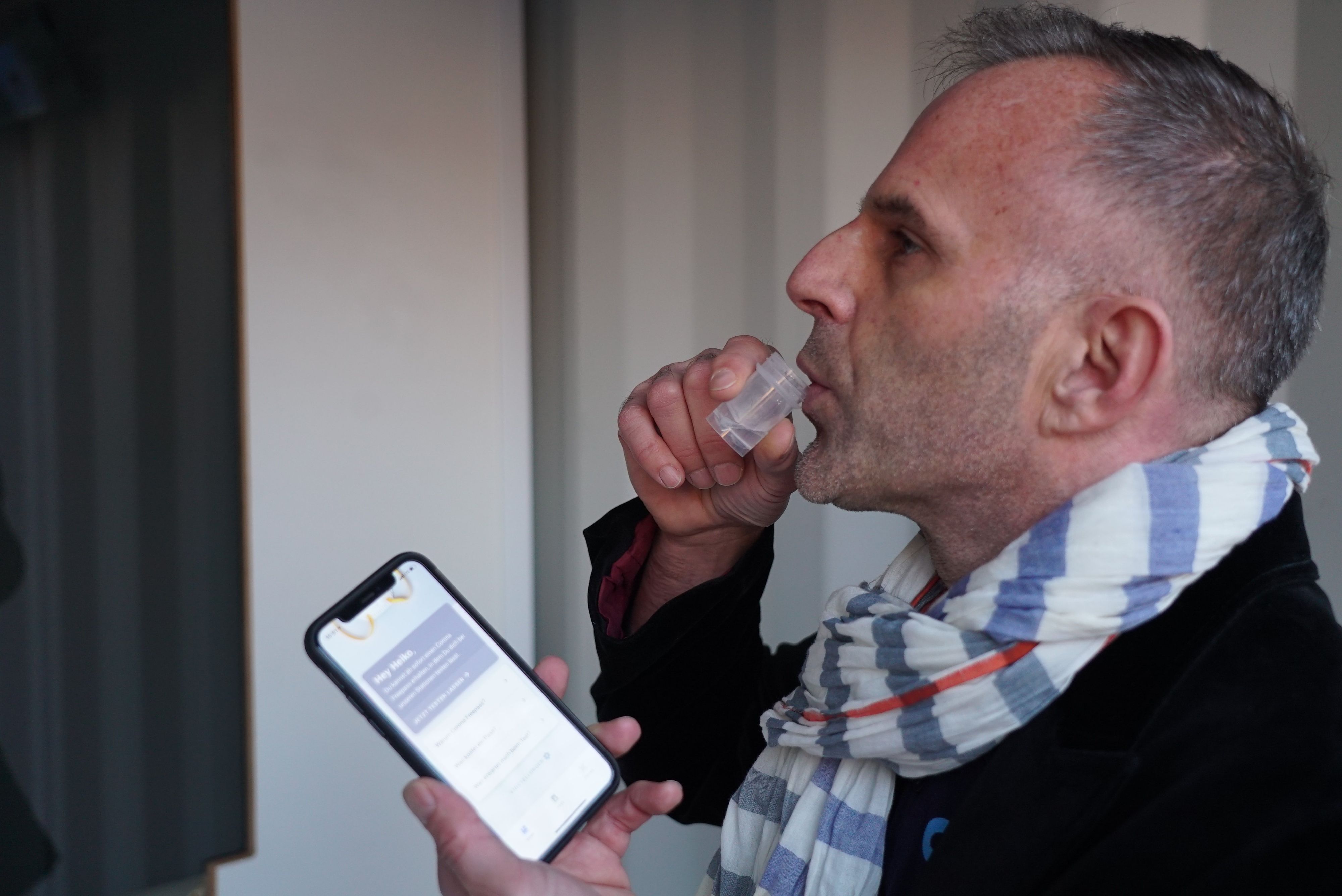 Auch im Burgenland können ab Freitag Gurgeltests bequem von zu Hause aus durchgeführt werden.