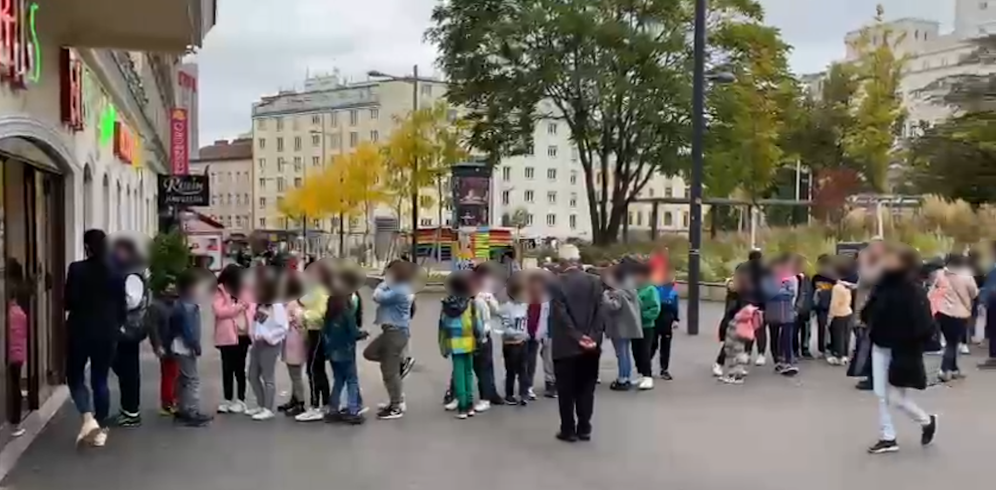 Die Schlange vor dem beliebten Eissalon war meterlang