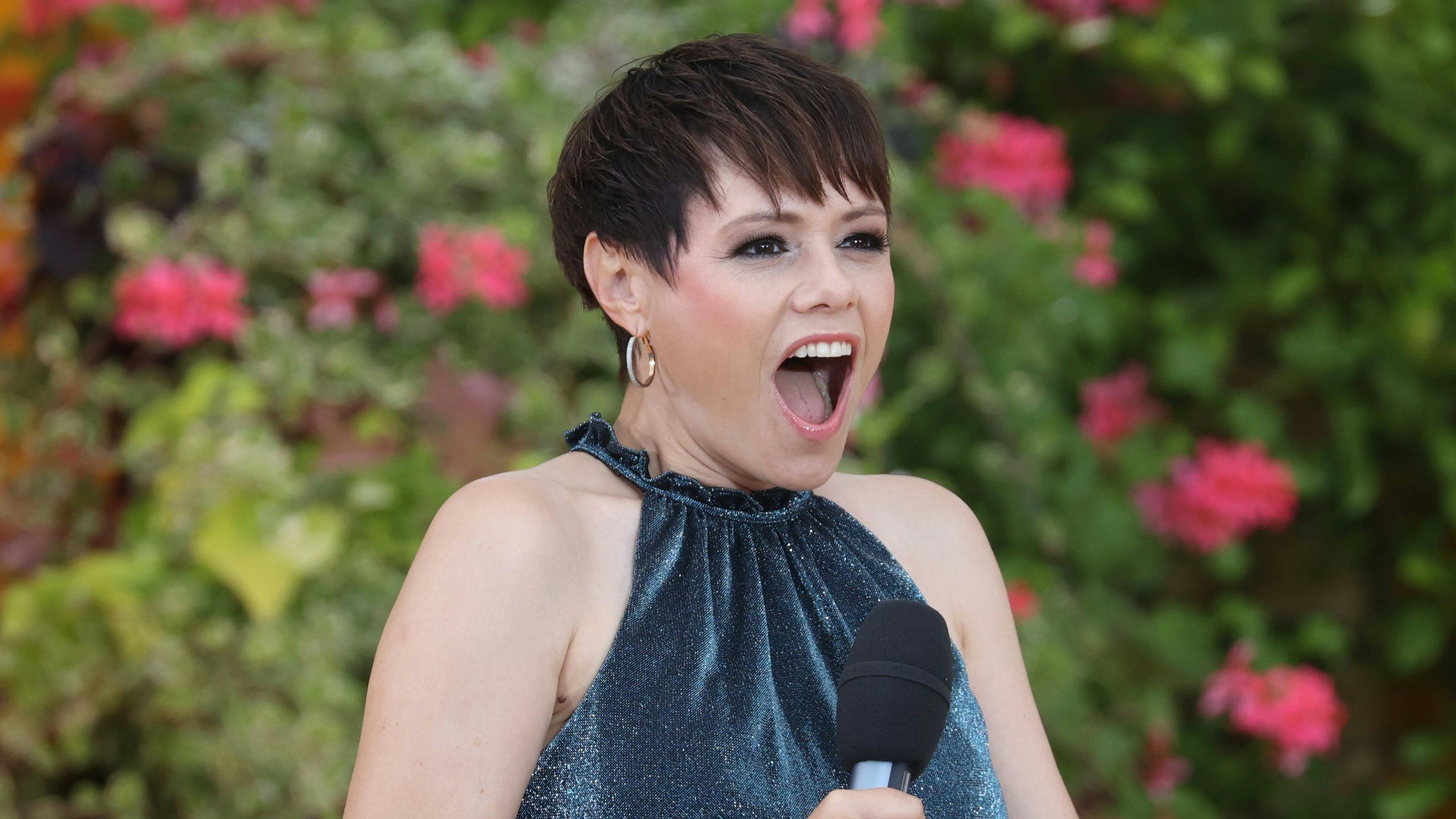 Download von www.picturedesk.com am 30.09.2021 (18:34).  ACT action_36410124 -- Francine Jordi bei der ARD Livesendung Immer Wieder Sonntags aus dem Europapark Rust - 20210822_PD1808 - Rechteinfo: Rights Managed (RM)