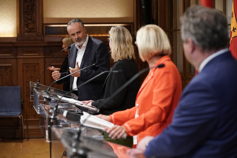 Doskozil mit Mikl-Leitner und Ludwig bei einer Pressekonferenz zum Klimaticket
