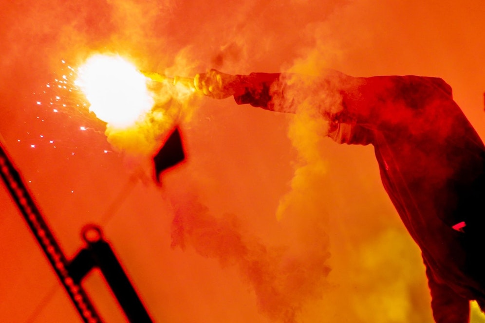 Fans von Sturm Graz lieferten sich eine Schlägerei mit dem Eindhoven-Anhang. 