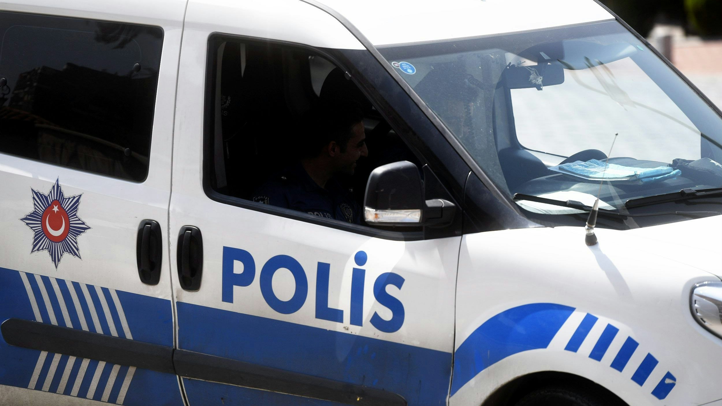 Download von www.picturedesk.com am 30.09.2021 (21:06).  A police car in the Old Town of Ankara, Turkey, on August 23, 2019. LEHTIKUVA / VESA MOILANEN - FINLAND OUT. NO THIRD PARTY SALES. - 20190823_PD12005 - Rechteinfo: Rights Managed (RM)