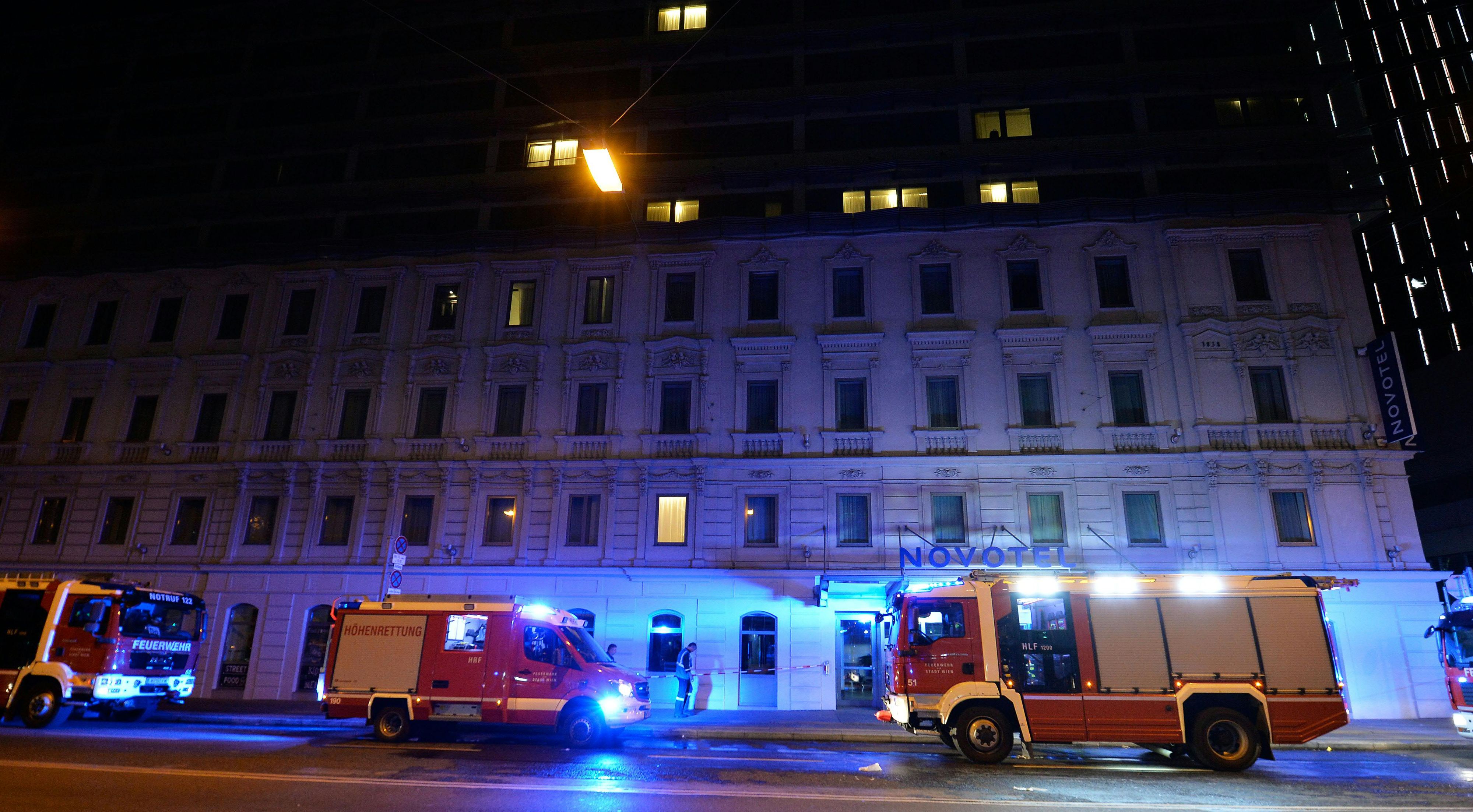 Die Berufsfeuerwehr Wien wurde kurz nach dem Jahreswechsel zu einem brennenden Balkon alarmiert (Symbolbild).