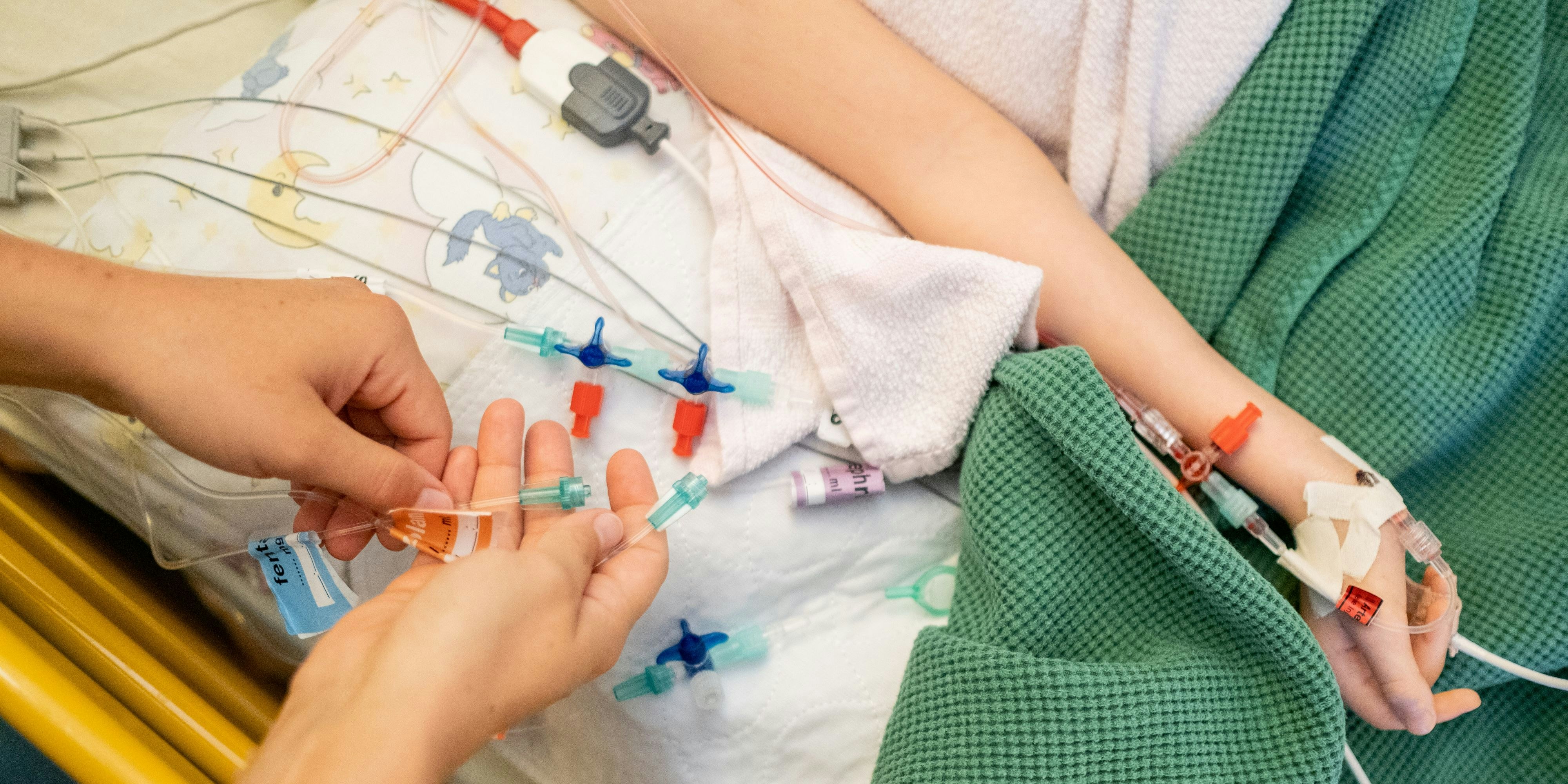 In der Schweiz starb ein Kind im Zusammenhang mit dem Coronavirus. Symbolbild. 