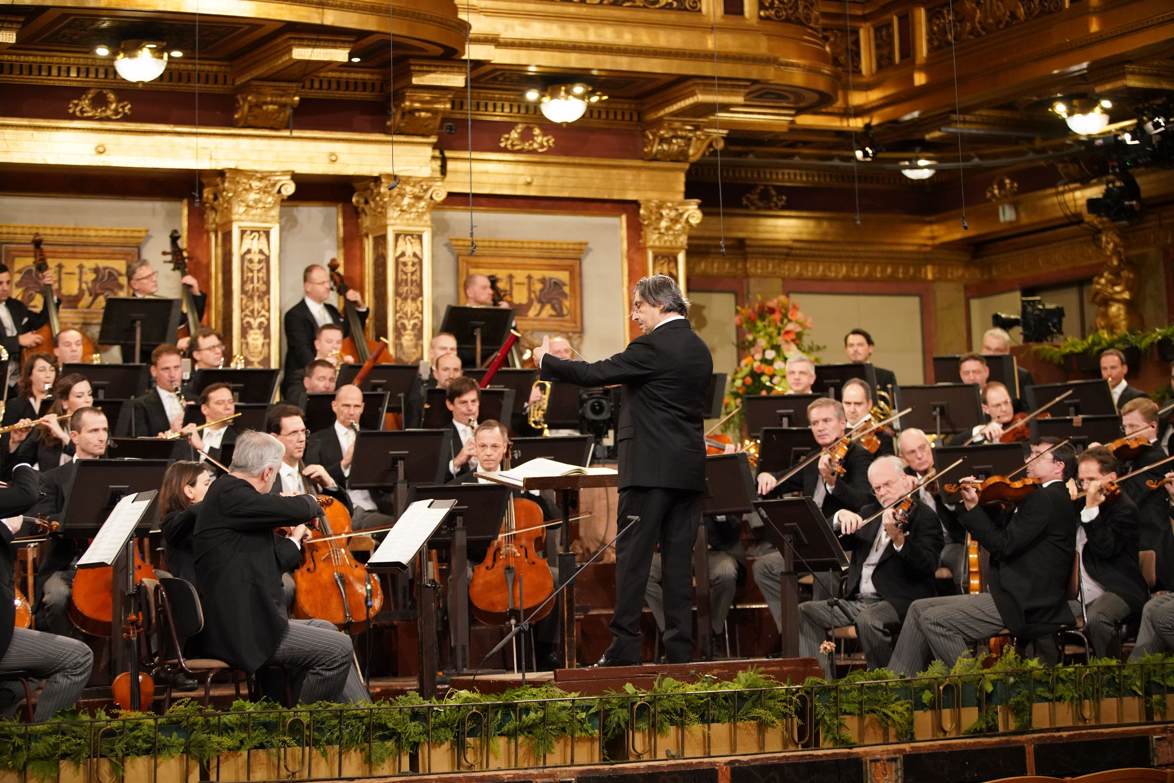 Für Star-Dirigent Riccardo Muti und alle beteiligten Künstler gelte "höchstmögliche Sicherheit", versichert Vorstand Daniel Froschauer.