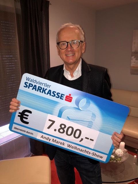 Andy Marek und der gesammelte Betrag.