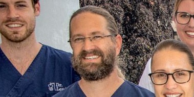 Dr. Maximilian Weiland (Mitte) und sein Team