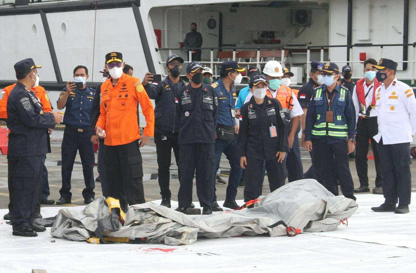 Kurz nach dem Start ist in Indonesien ein Flugzeug von Sriwijaya Air vom Radar verschwunden. Die Passagiermaschine ist abgestürzt.