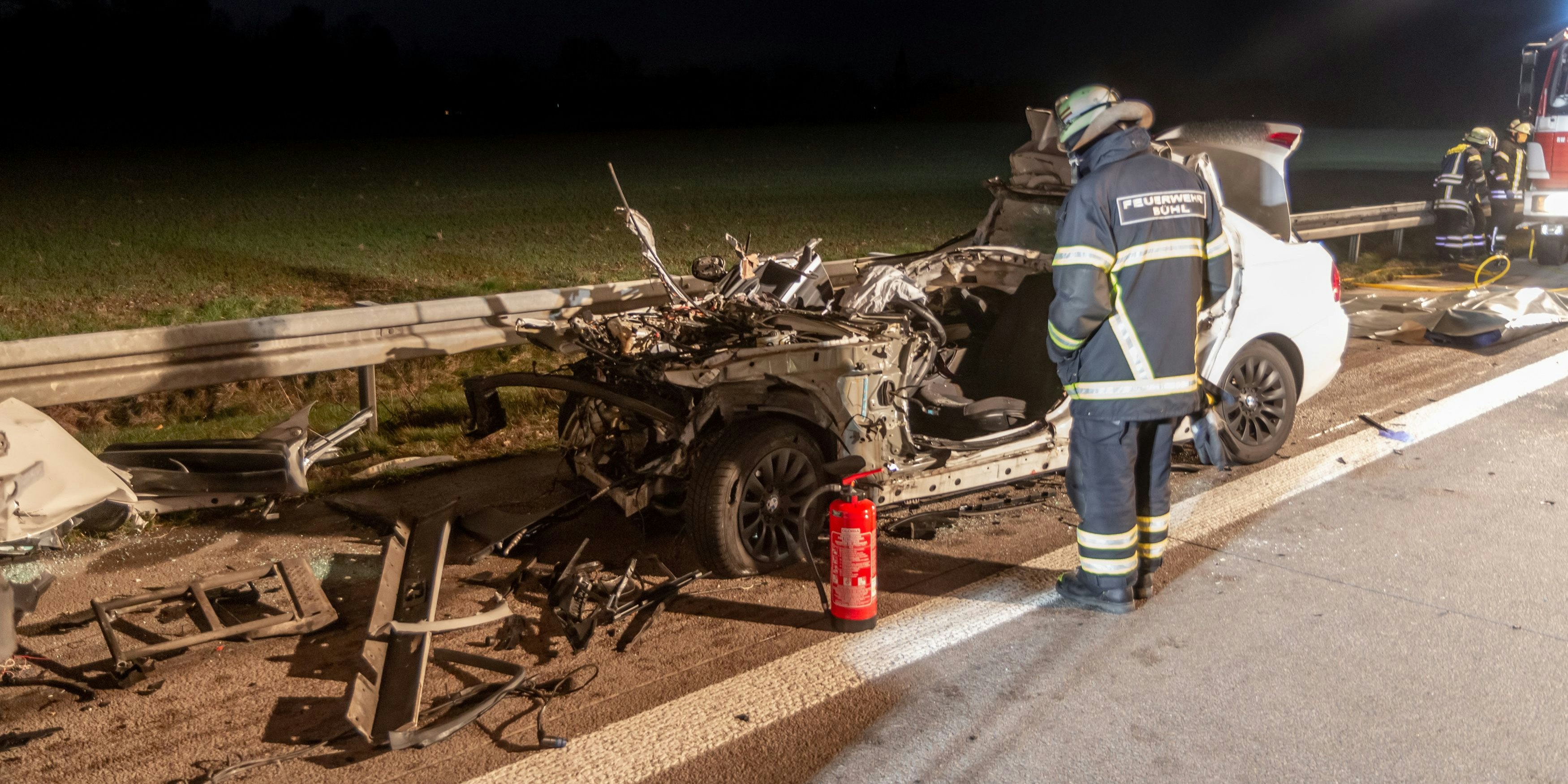 Der BMW-Fahrer hatte bei dem Crash keine Chance.