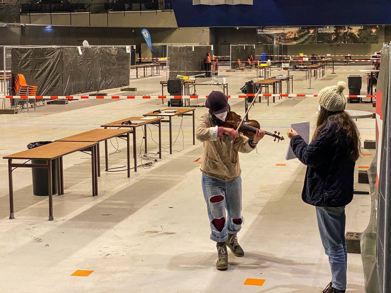 Die Geigerin spielte in Stadthalle auf.