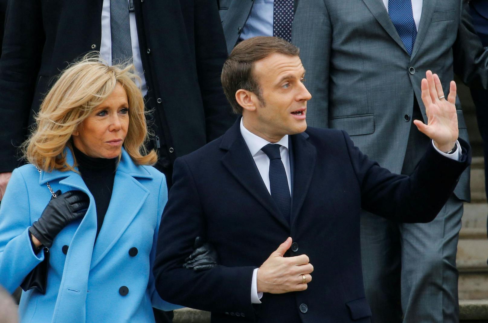 Blumen um 599.000 Euro für Macron