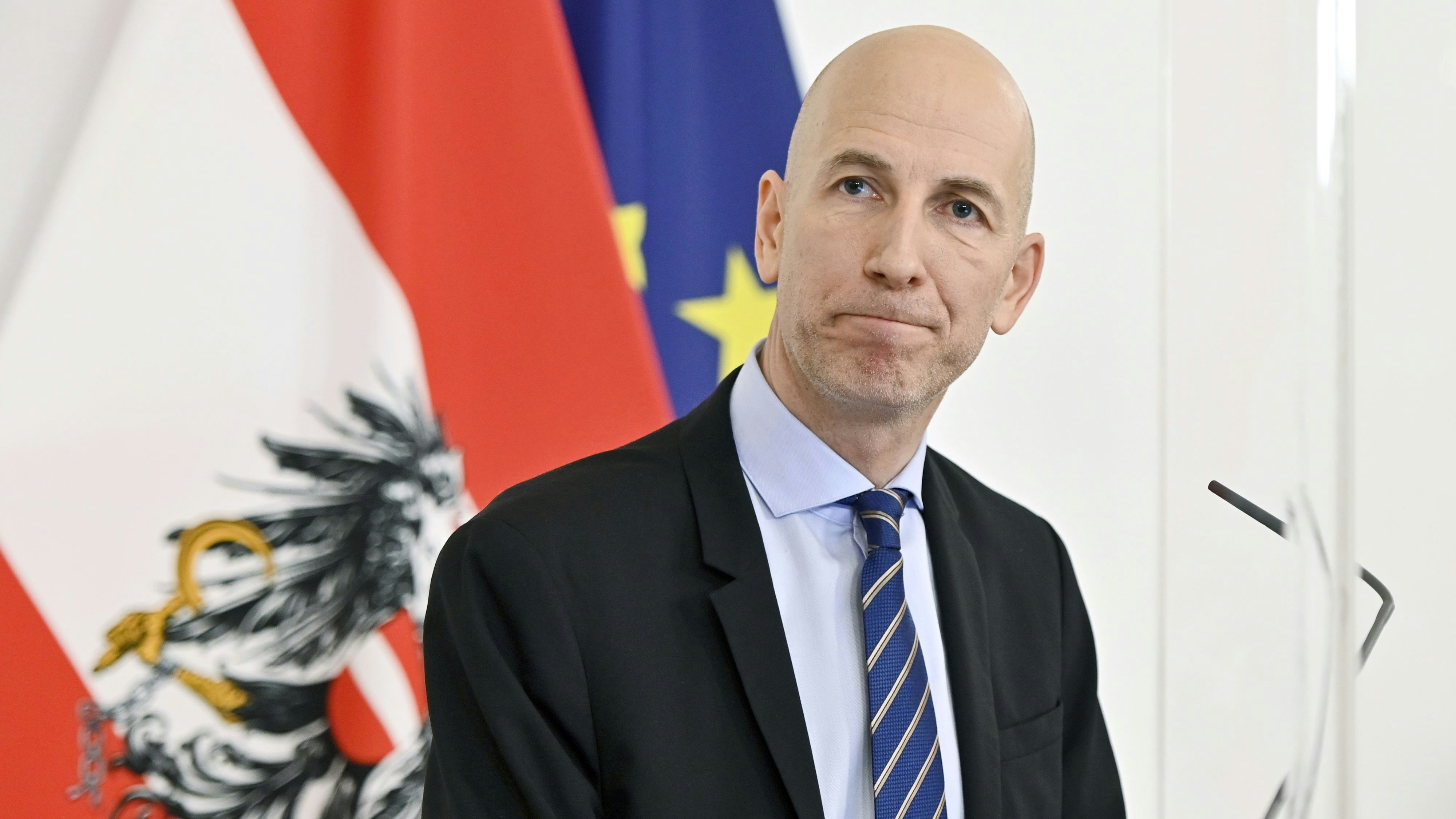 Arbeitsminister <strong>Martin Kocher</strong>&nbsp;stand bislang dafür, zuerst die Asylberechtigten am Arbeitsmarkt unterbringen zu wollen.