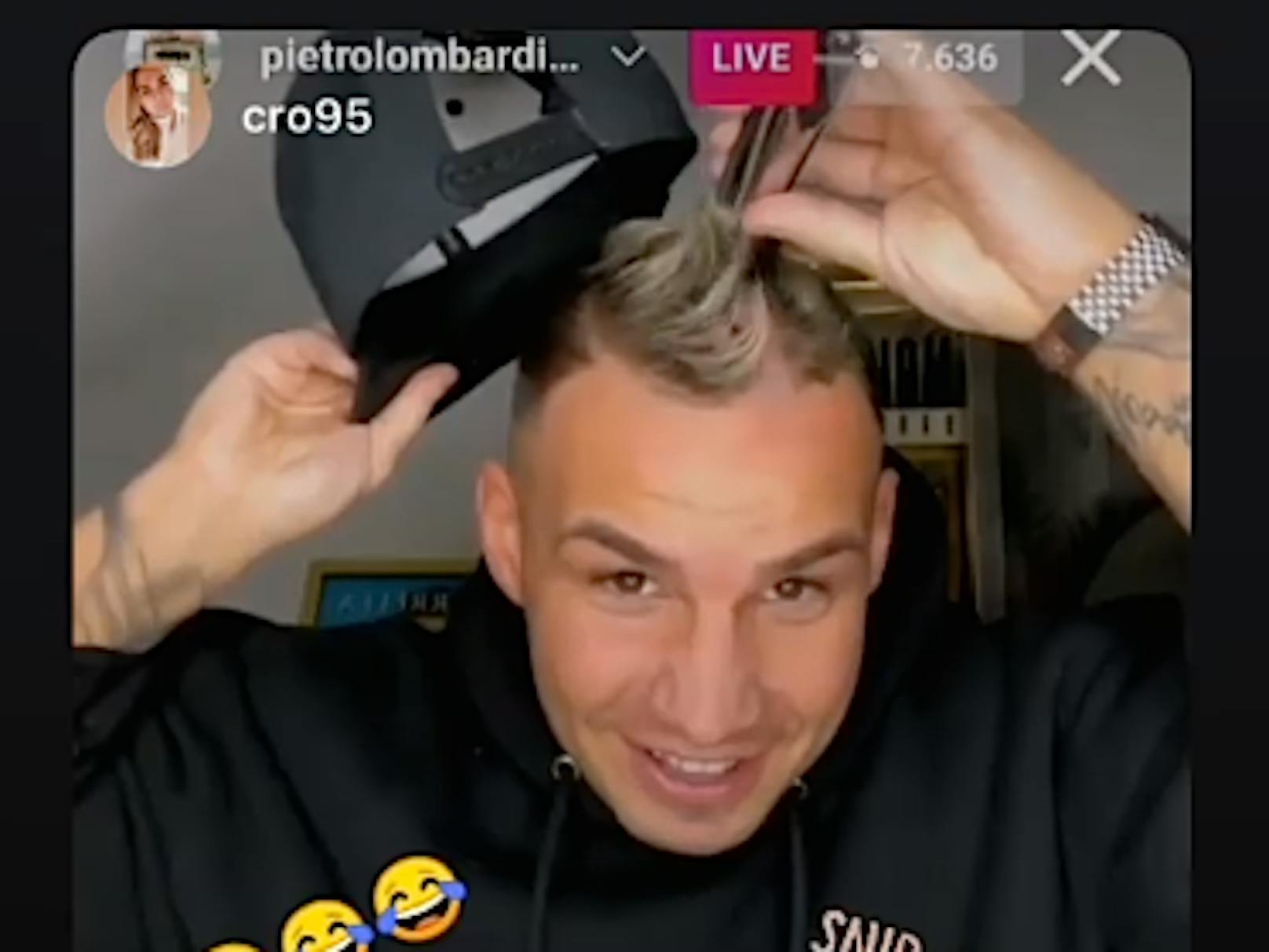 Wettschulden sind Ehrenschulden: <strong>Pietro Lombardi </strong>greift im Instagram-Livestream zum Rasierer und schert sich eine Glatze.<br>