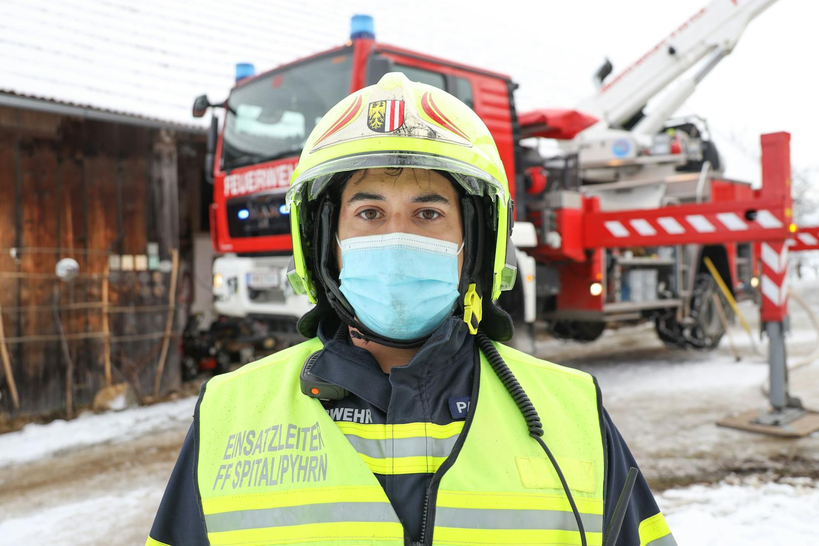 Stefan Patzl, Einsatzleiter der Feuerwehr Spital am Pyhrn, schildert die Zustände vor Ort.