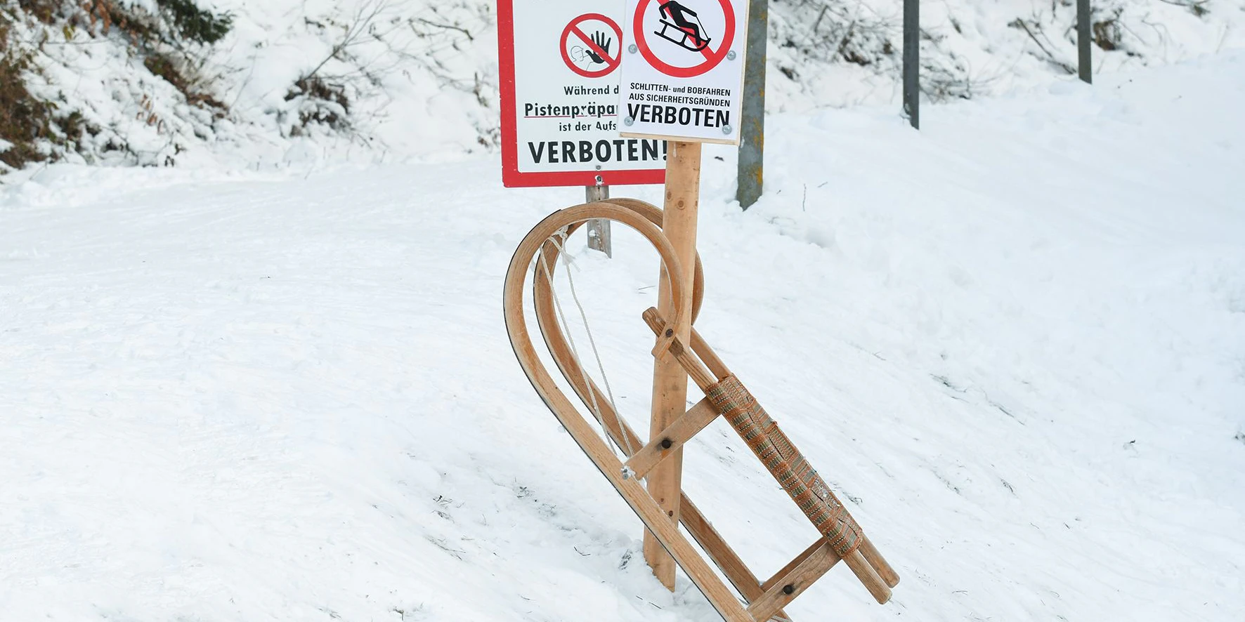 Rodel Unfall Verbot Schlitten