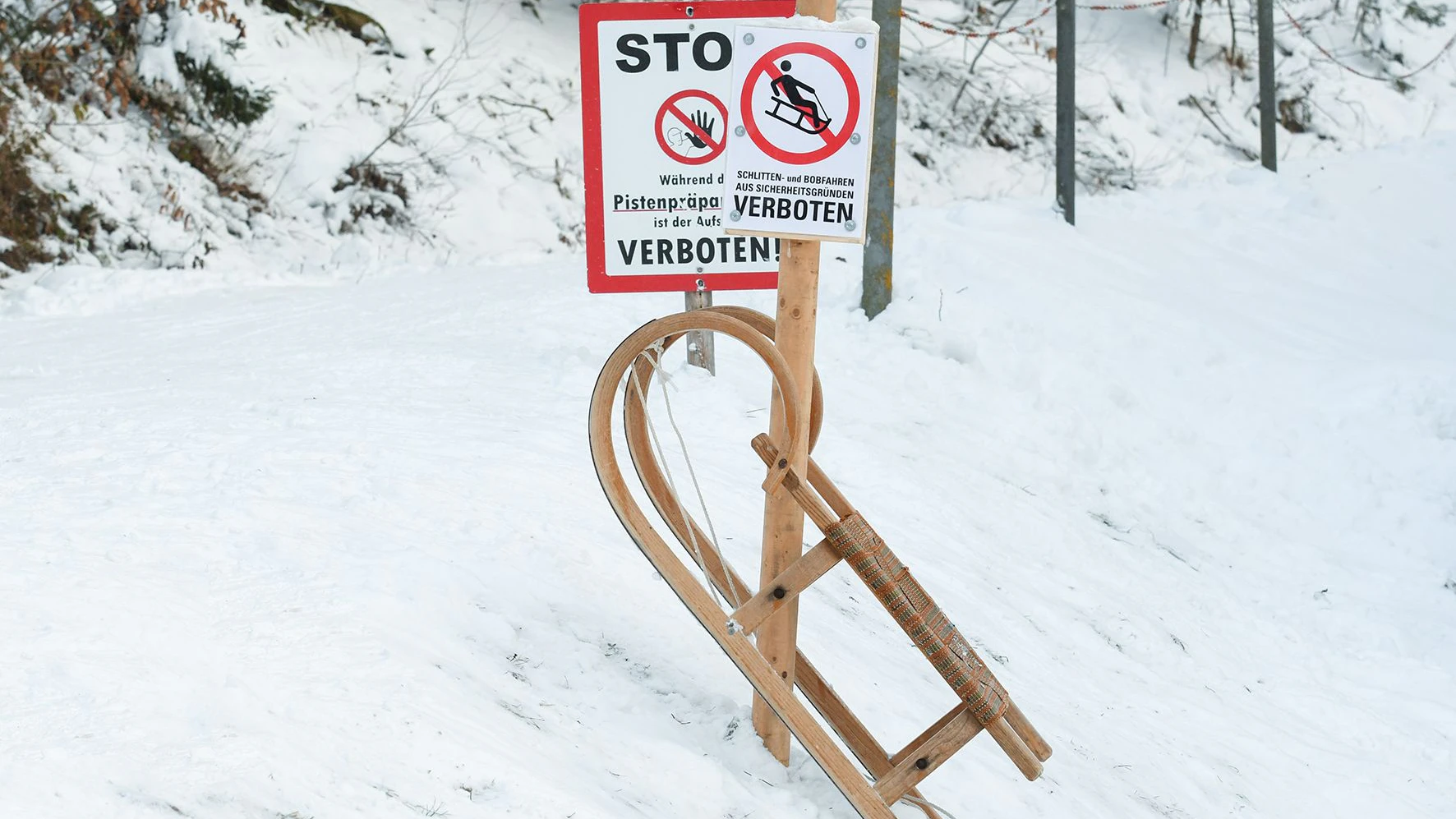 Rodel Unfall Verbot Schlitten