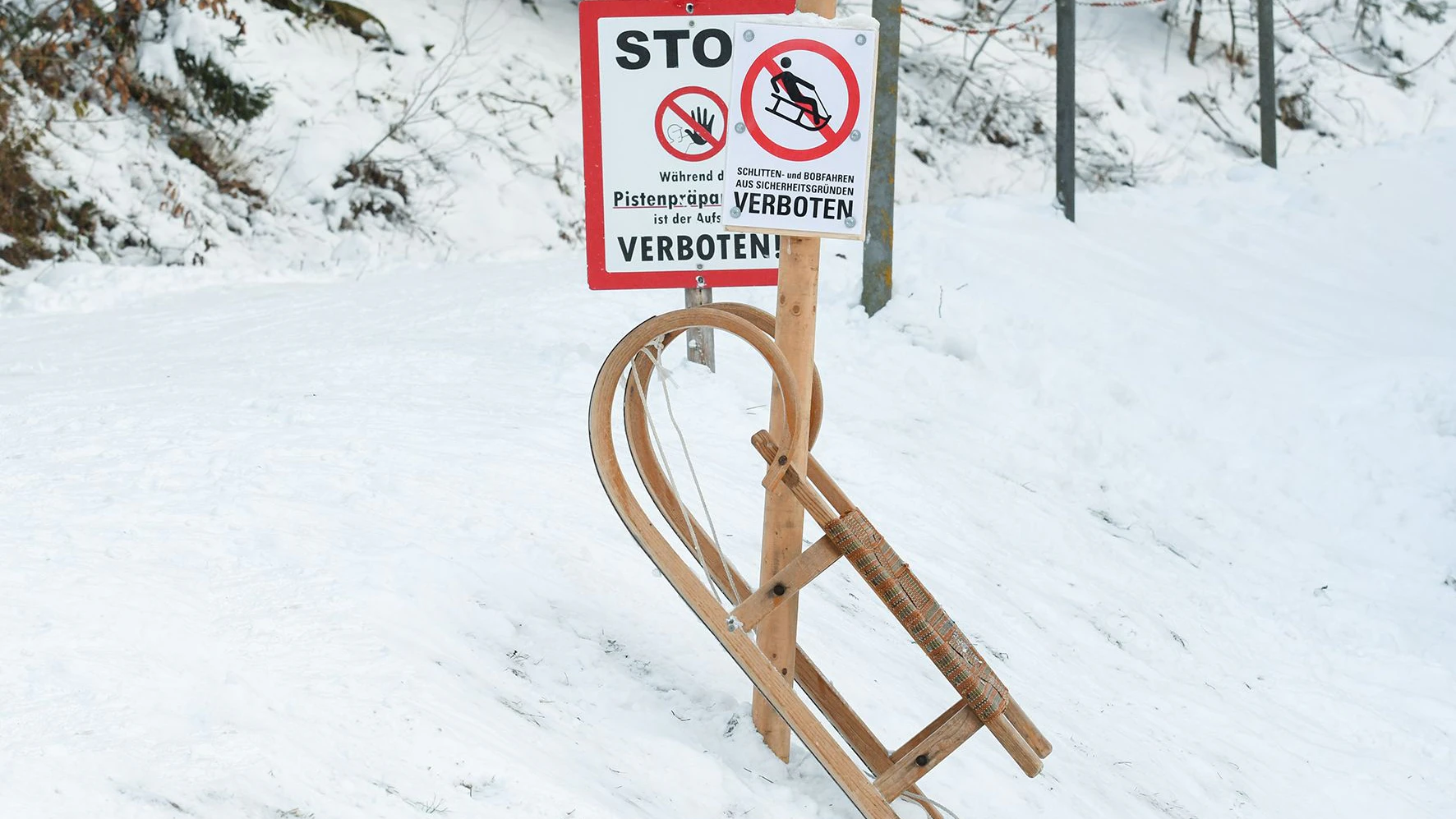Rodel Unfall Verbot Schlitten