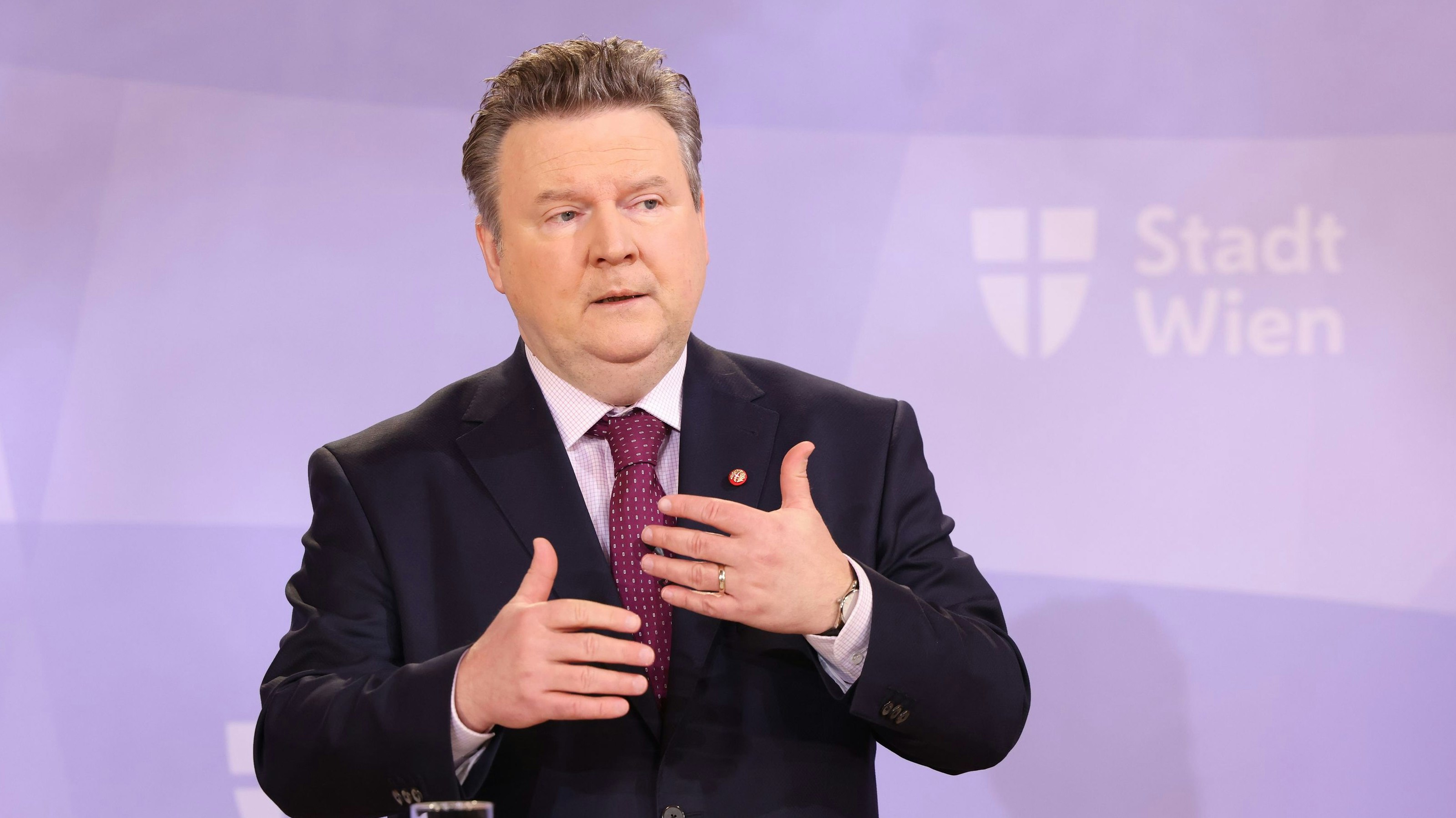 Bürgermeister Michael Ludwig bei der Präsentation des Impfplans