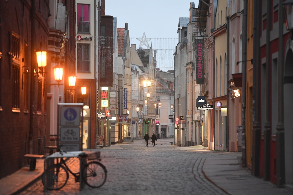 Nach der britischen Variante ist nun auch die südafrikanische Mutation in Deutschland aufgetreten.