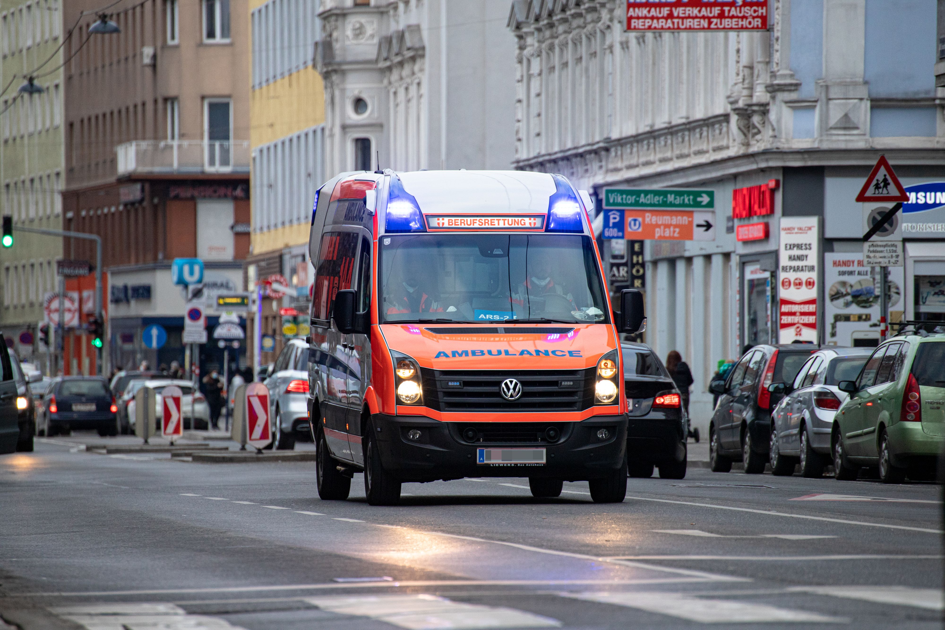 Messer-Attacke in Wien auf offener Straße