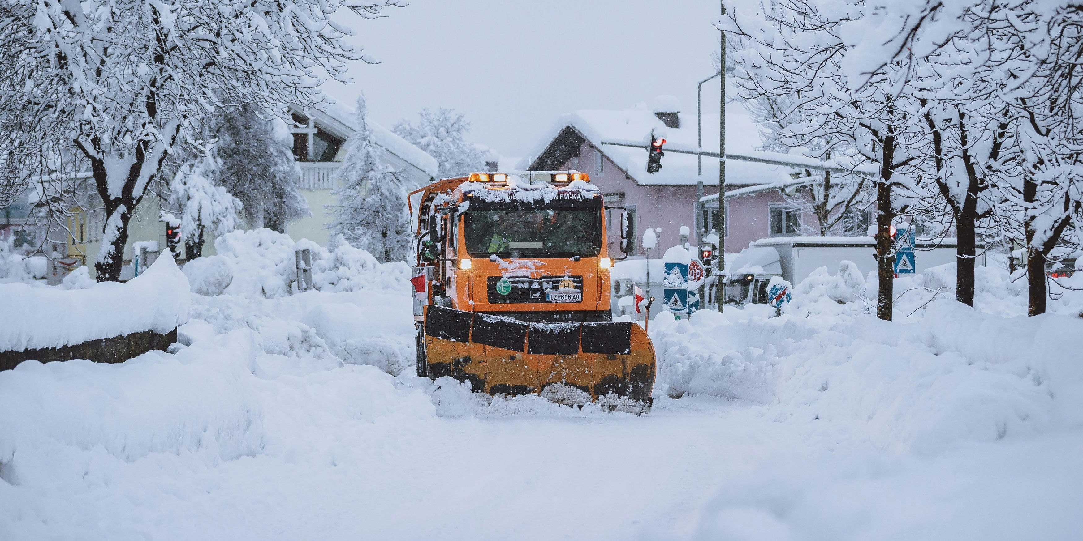 Der Winterdienst ist im Dauereinsatz.