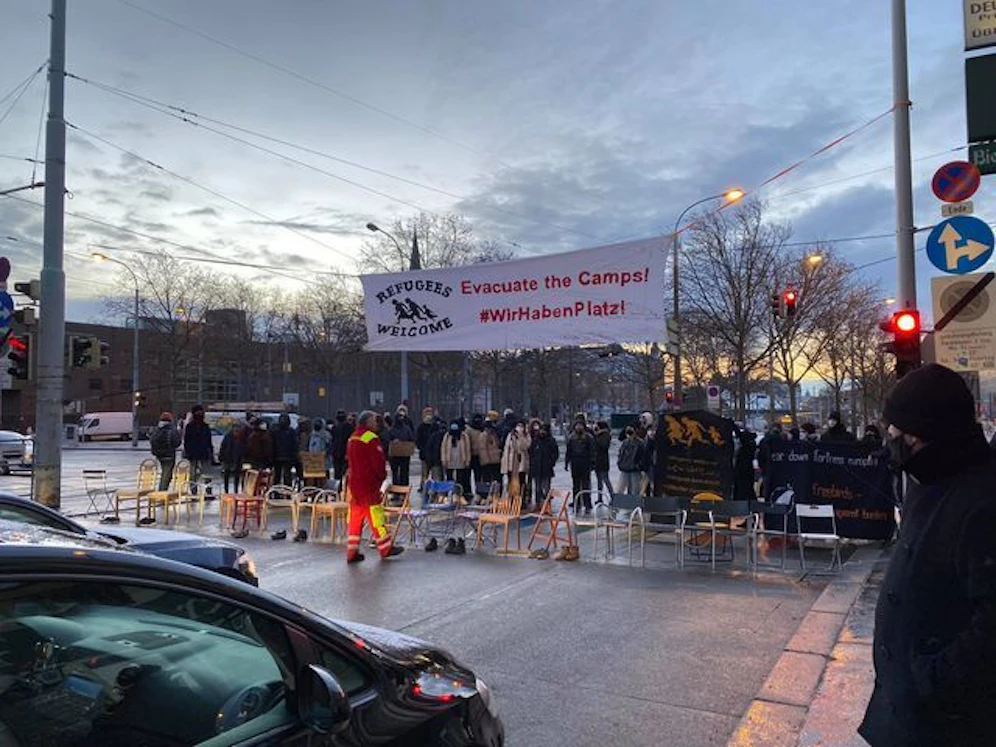 In Wien kam es zu einer spontanen Versammlung.