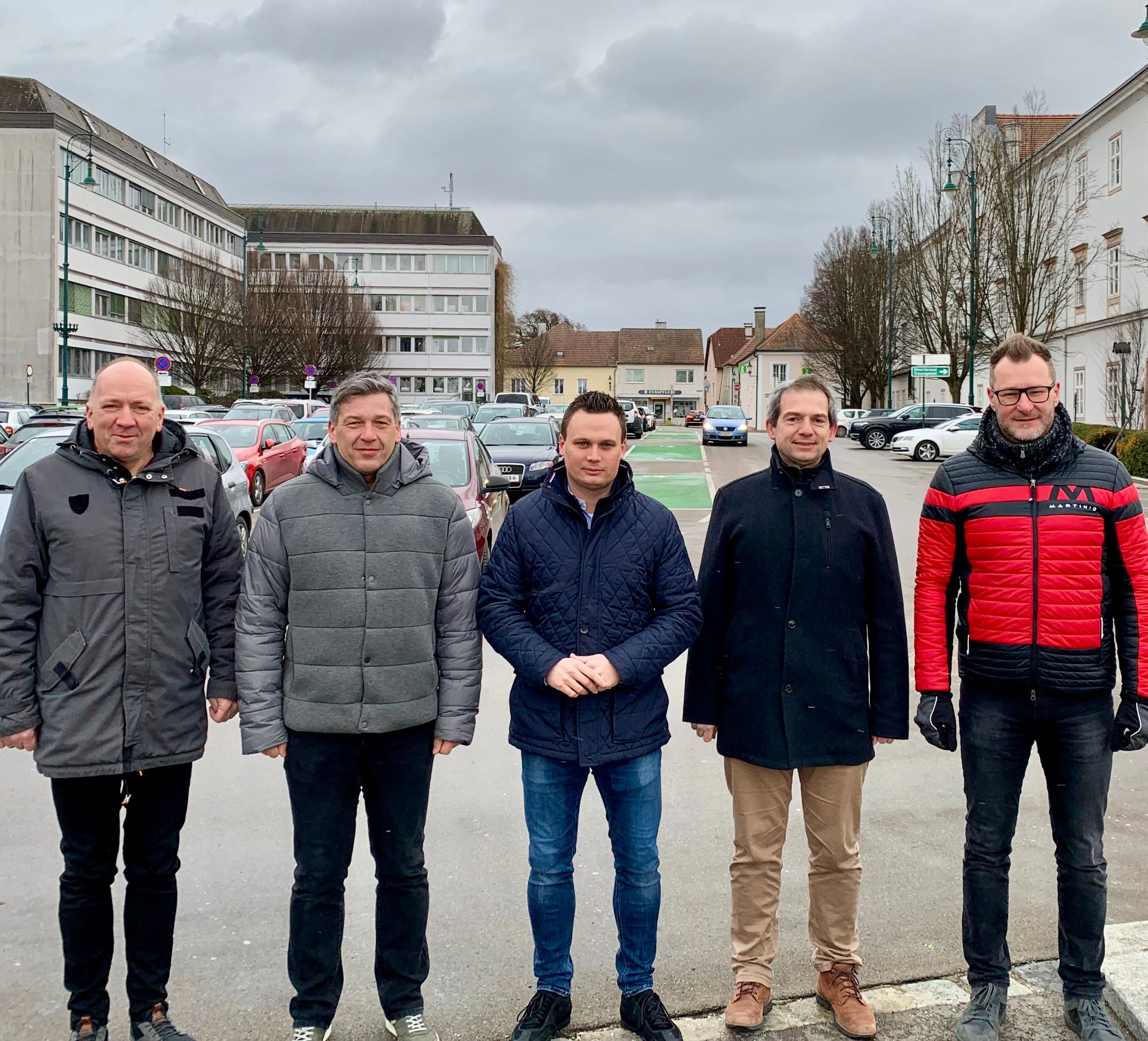 StR Hubert Herzog (SPÖ), StR Michael Hanzl (TOP), GR Andreas Bors (FPÖ), Vzbgm. Rainer Patzl (Grüne) und GR Herbert Schmied (Neos)