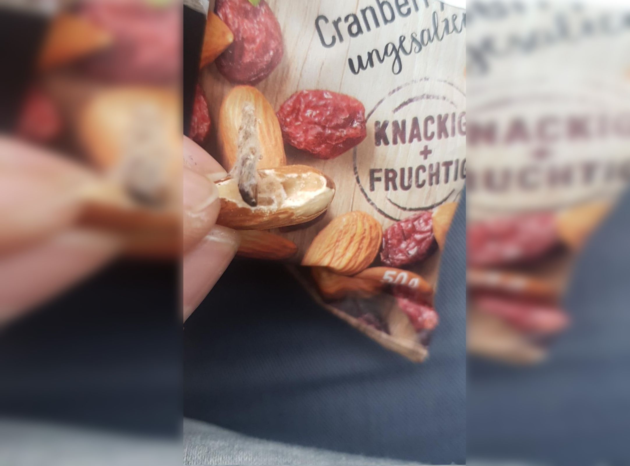 Der Leser fand eine Larve in seiner frisch gekauften Packung.