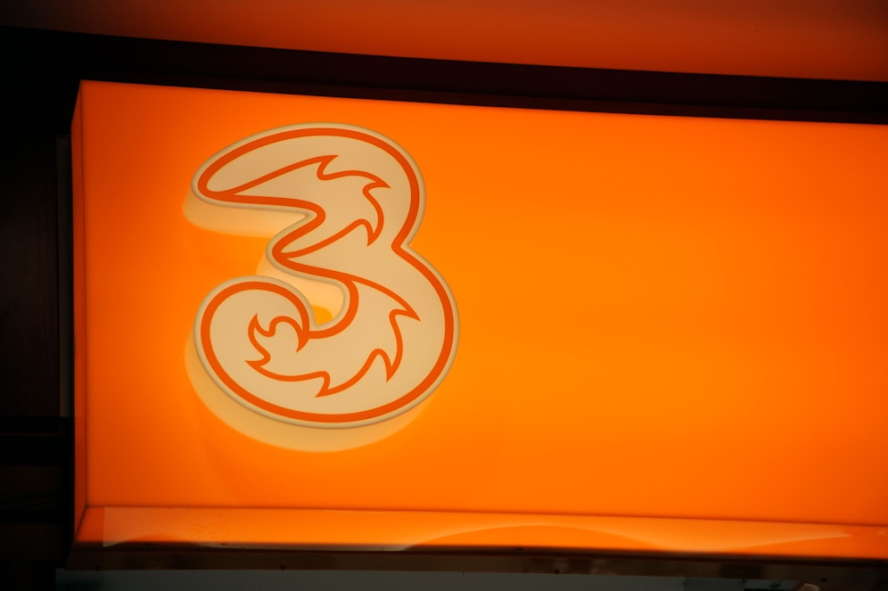 Das Logo des Mobilfunkanbieters Drei.