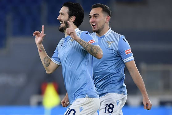 Lazio Rom feiert den 3:0-Derbysieg gegen die Roma.