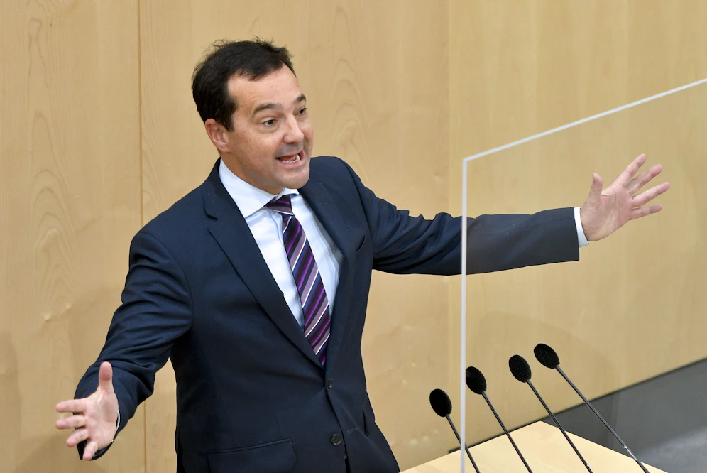 Gerald Loacker am 18. November 2020 im Rahmen einer Sitzung des Nationalrates