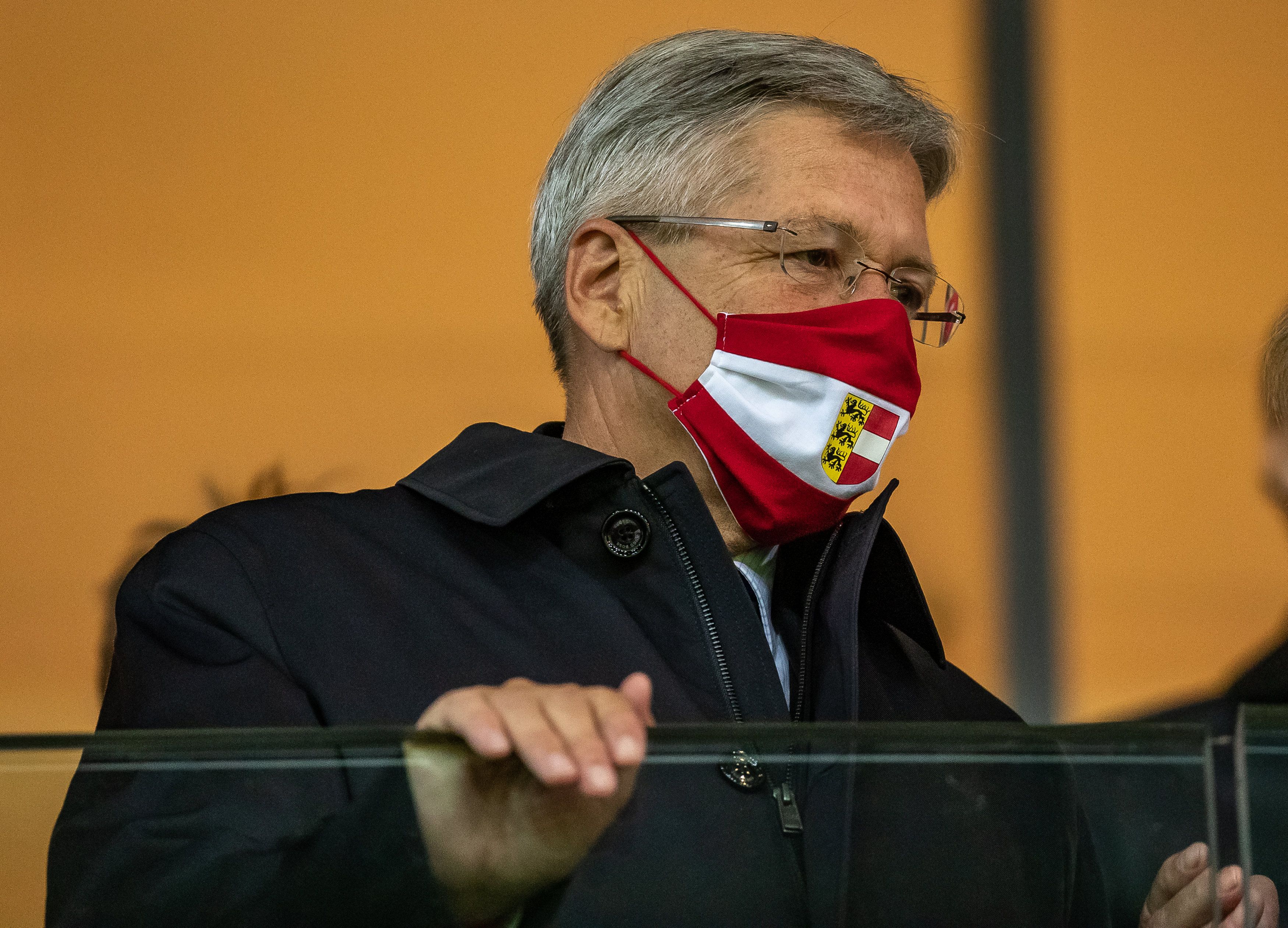 Kärntens Landeshauptmann Peter Kaiser (SPÖ) mit Mund-Nasen-Schutz