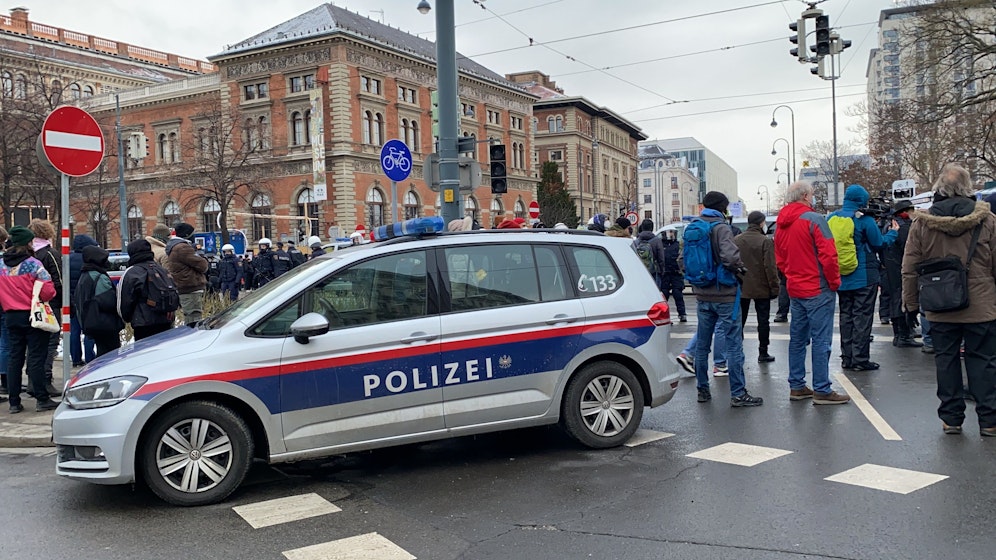 Ein Polizeiauto bei einer 