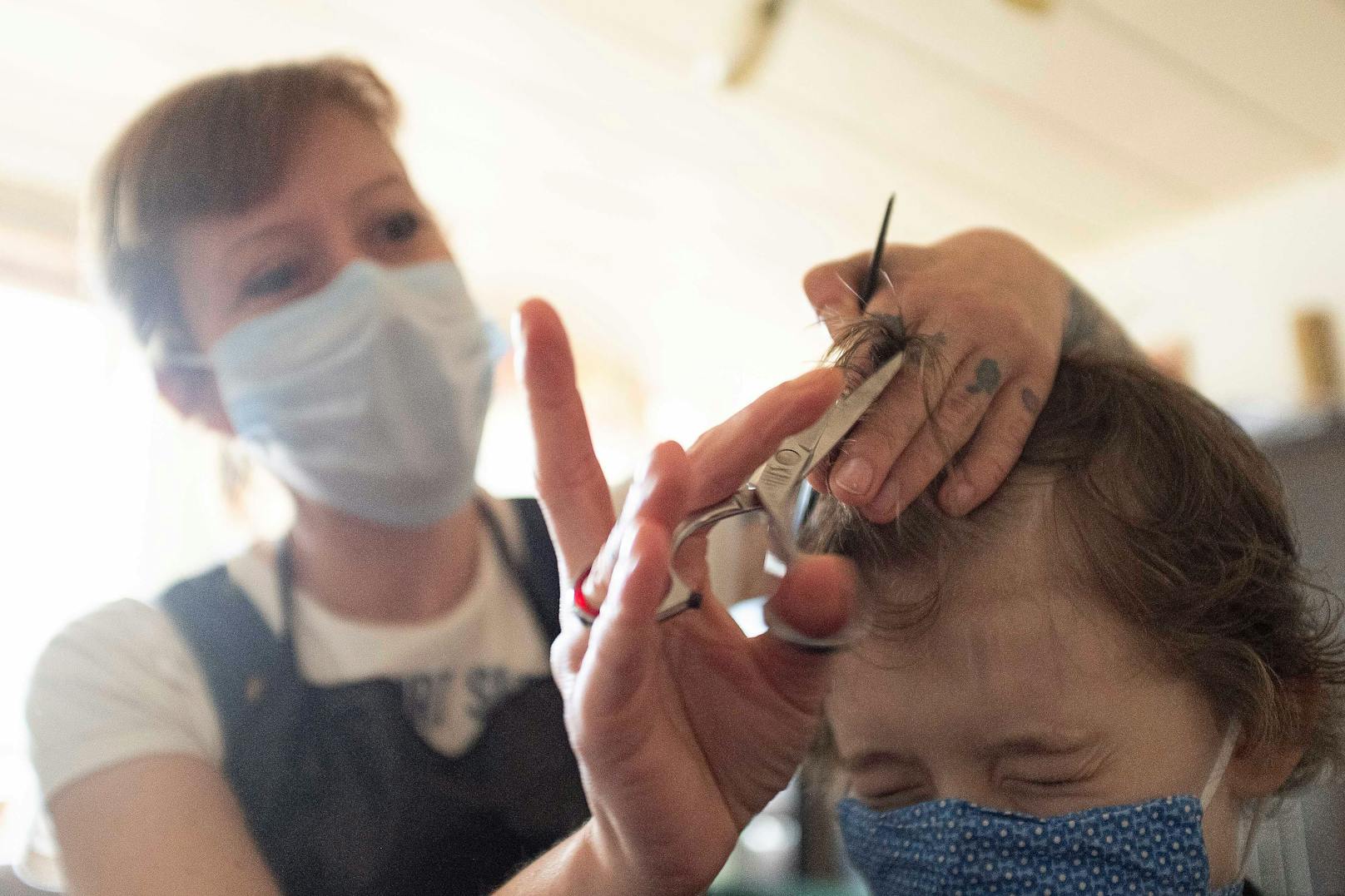 Friseure, wie alle anderen körpernahen Dienstleistungen, litten unter Pandemie