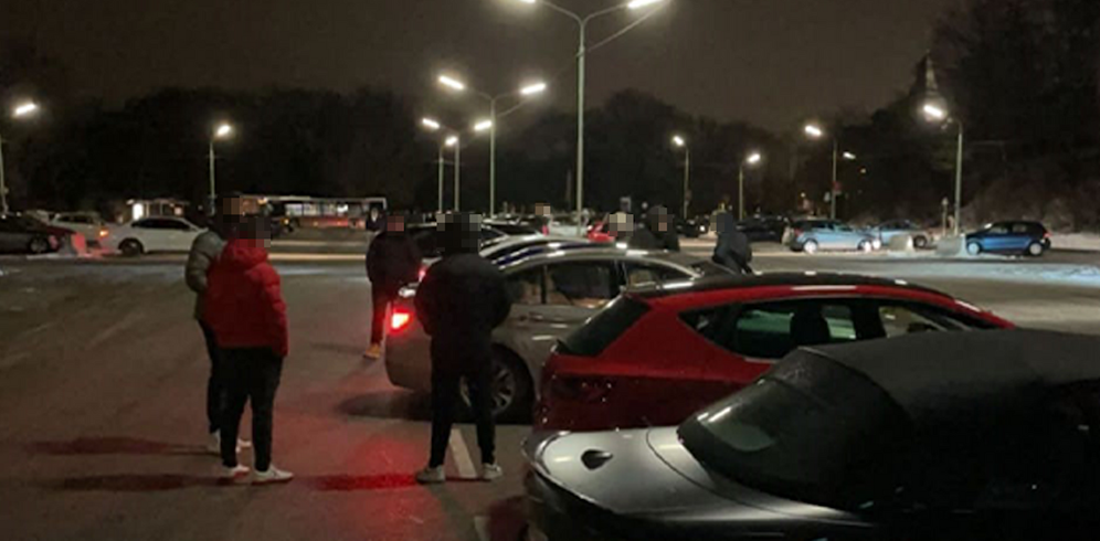 Hier trafen sich Tuning-Fans am Parkplatz am Kahlenberg.