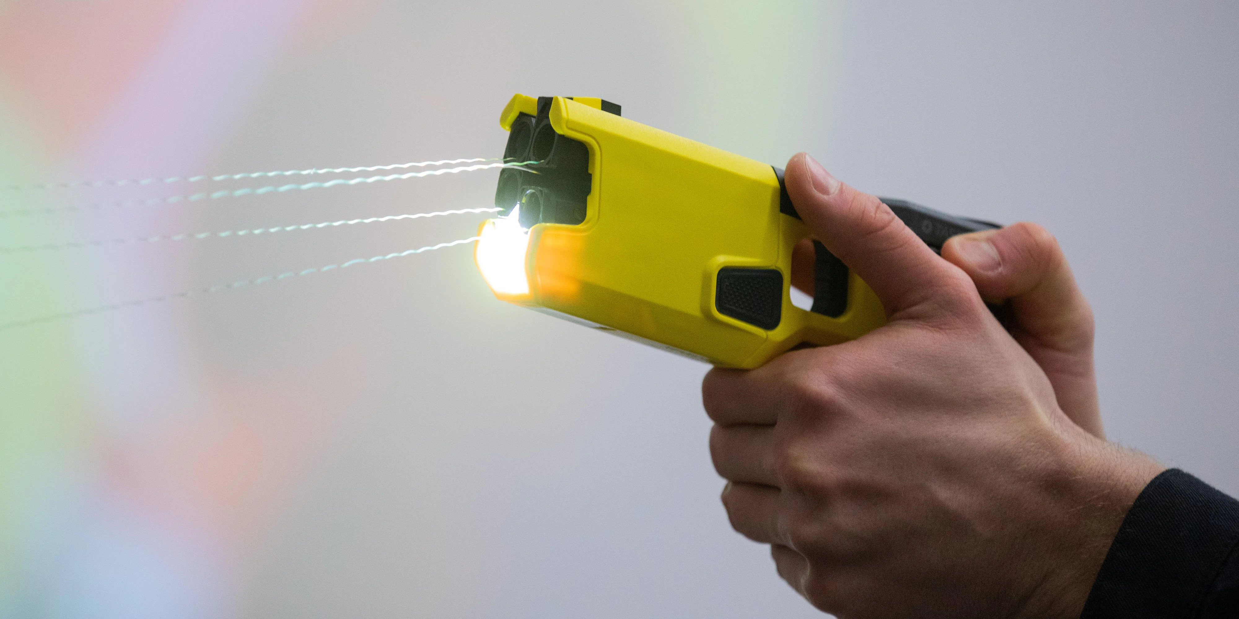 In Wien mussten WEGA-Beamte am Samstag (16.01. 2021) zum Taser greifen, weil sie von einem 35-Jährigen attackiert wurden. Symbolbild.