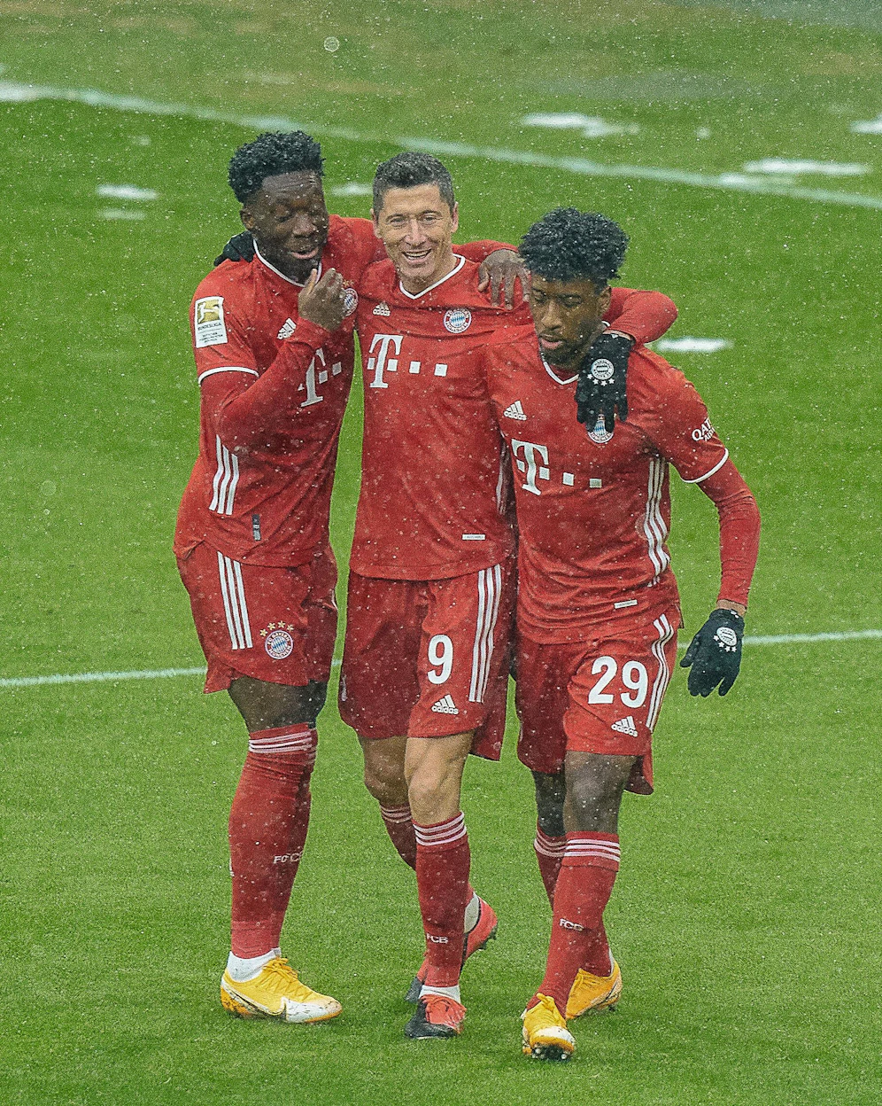 Die Bayern jubeln über den Sieg gegen Freiburg