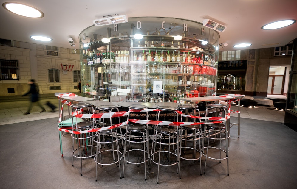 Eine geschlossene Bar in Wien während des Lockdowns. Archivbild