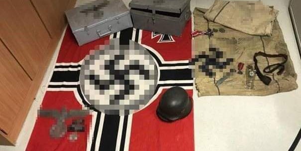 Die sichergestellten NS-Devotionalien.