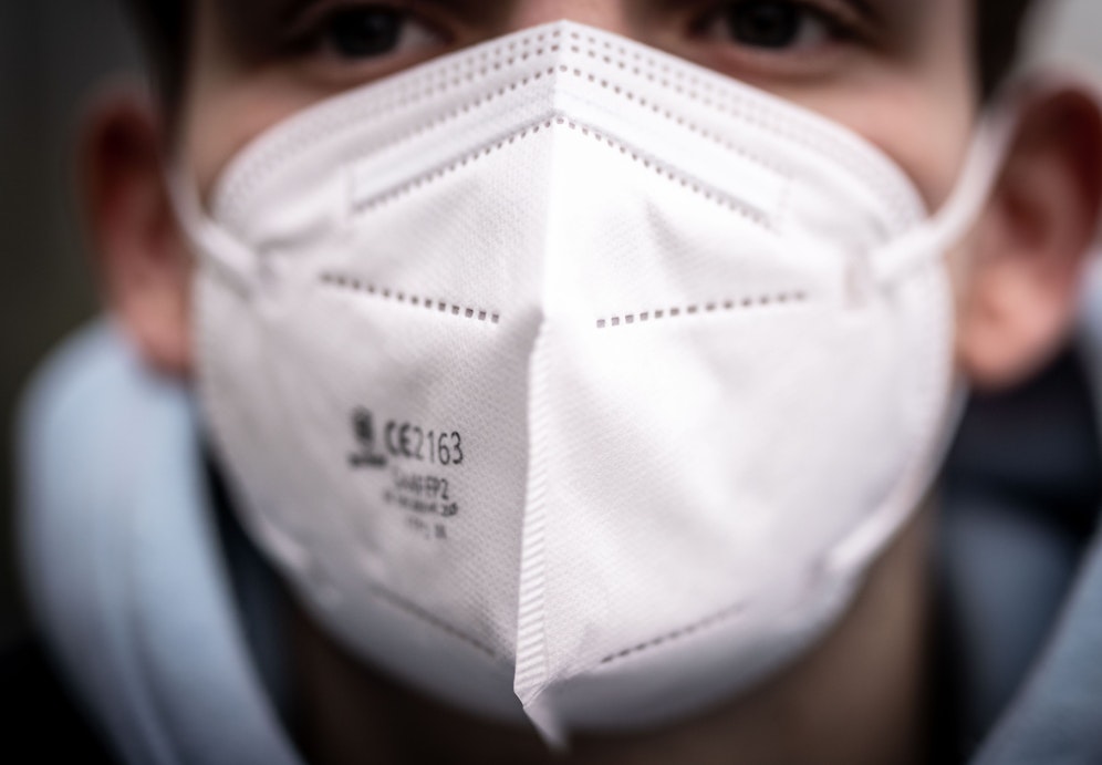 FFP2-Masken werden in Öffis und im Handel ab dem 25. Jänner vorgeschrieben.